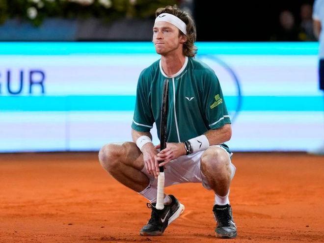 而他的每一 而他的每一