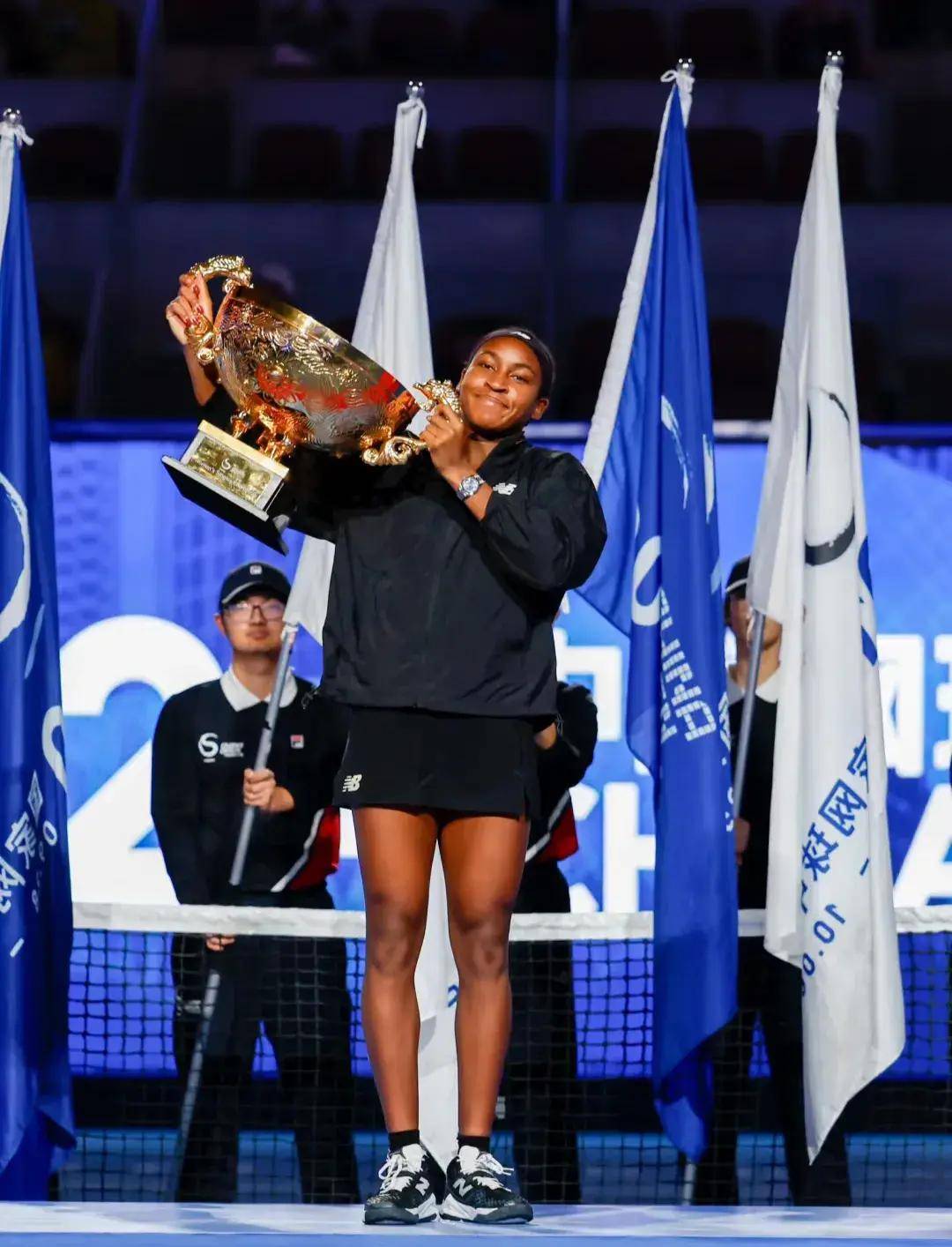 每位球员都 每位球员都