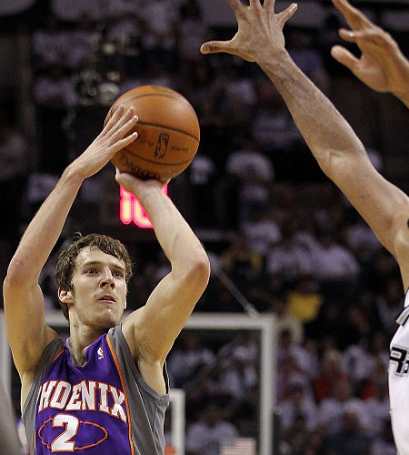 两队实力相 两队实力相